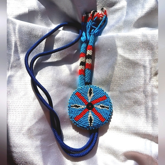 Vintage breaded bolo tie - Picture 3 of 4